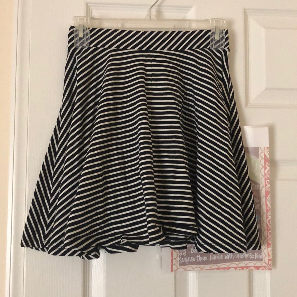 Black and white striped skirt size S